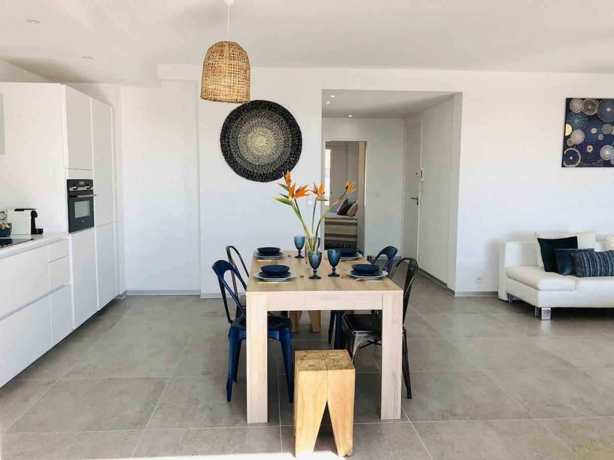 T3 Front De Mer Dernier Etage Vue Mer Petit Havre De Paix Pour Vos Vacances Emplacement Unique Vue Mer Panoramique A 180 Degres Pour Ce T3 En Face De La Plage Front De Mer Vue Sur Les Iles 5 Et Dernier Etage Avec Ascenseur لو لا فاندو المظهر الخارجي الصورة