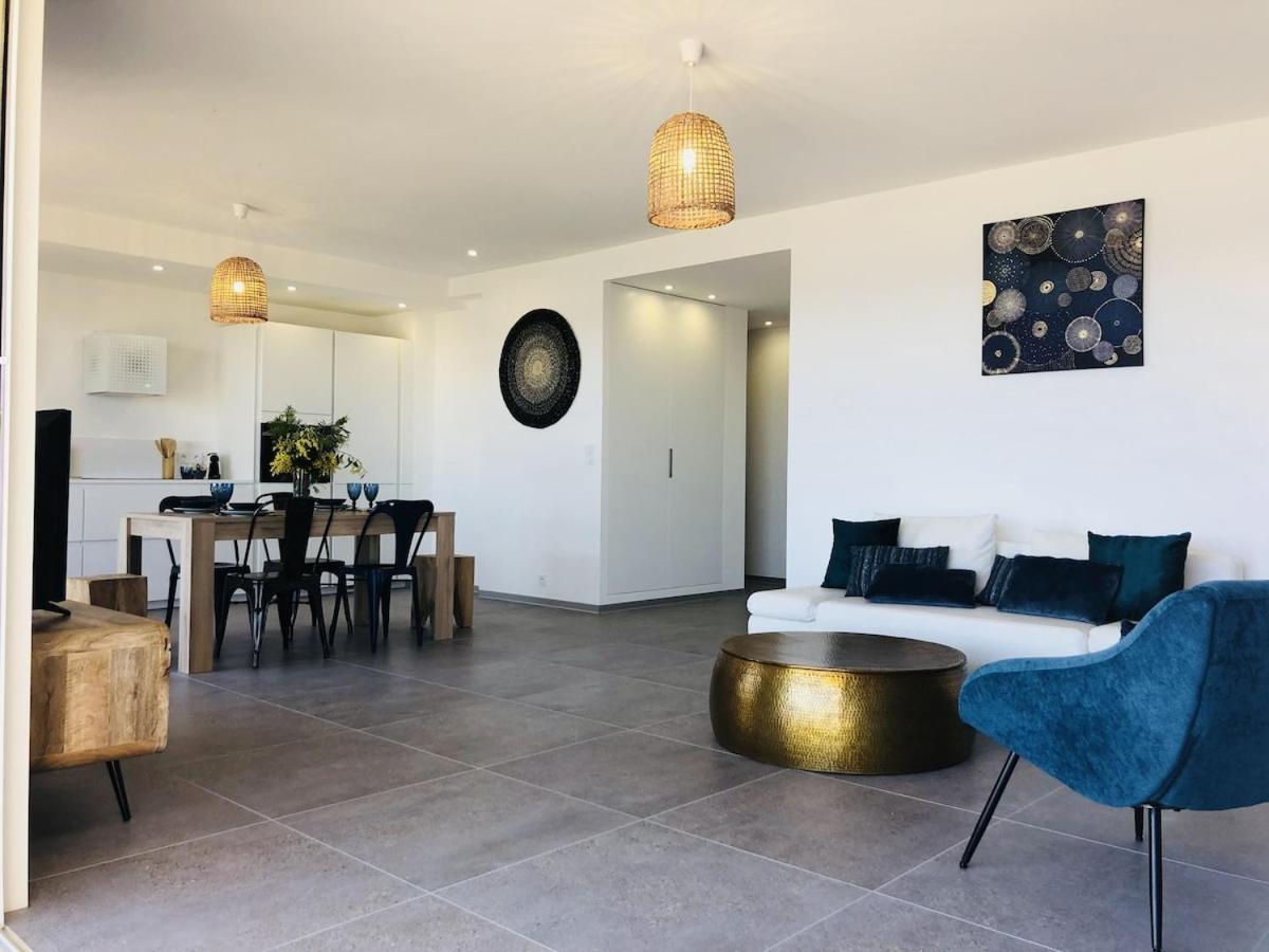 T3 Front De Mer Dernier Etage Vue Mer Petit Havre De Paix Pour Vos Vacances Emplacement Unique Vue Mer Panoramique A 180 Degres Pour Ce T3 En Face De La Plage Front De Mer Vue Sur Les Iles 5 Et Dernier Etage Avec Ascenseur لو لا فاندو المظهر الخارجي الصورة