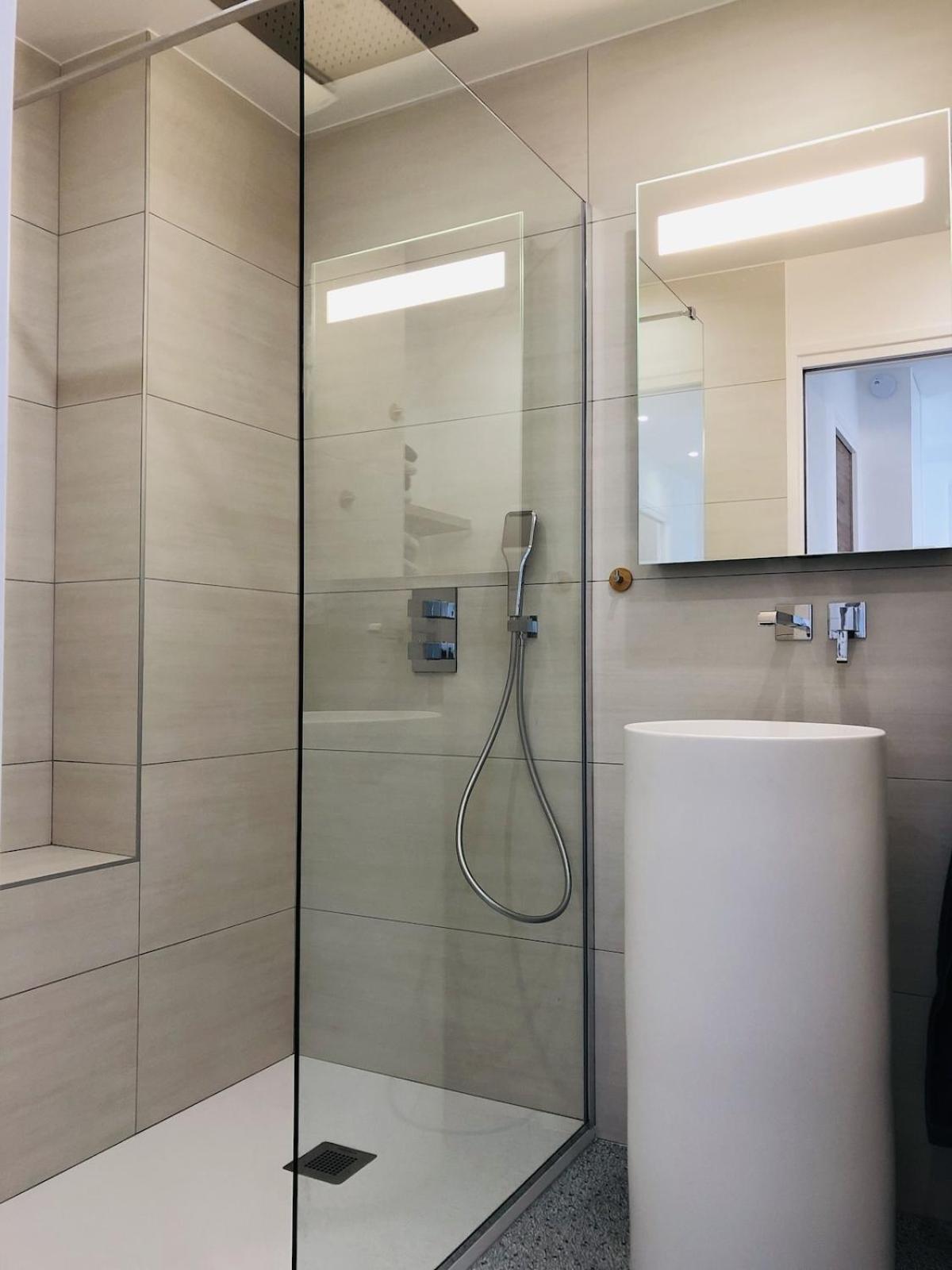T3 Front De Mer Dernier Etage Vue Mer Petit Havre De Paix Pour Vos Vacances Emplacement Unique Vue Mer Panoramique A 180 Degres Pour Ce T3 En Face De La Plage Front De Mer Vue Sur Les Iles 5 Et Dernier Etage Avec Ascenseur لو لا فاندو المظهر الخارجي الصورة