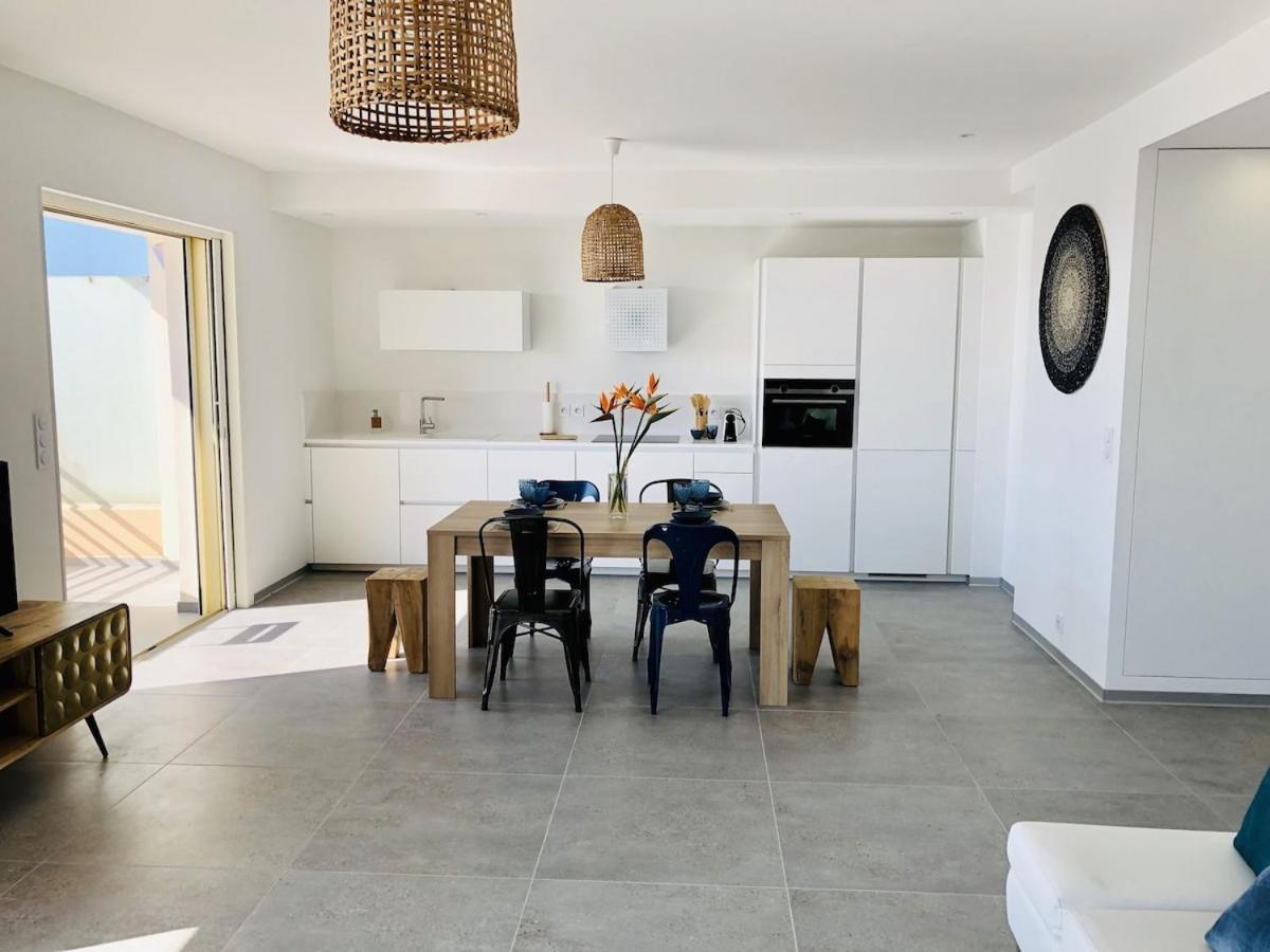 T3 Front De Mer Dernier Etage Vue Mer Petit Havre De Paix Pour Vos Vacances Emplacement Unique Vue Mer Panoramique A 180 Degres Pour Ce T3 En Face De La Plage Front De Mer Vue Sur Les Iles 5 Et Dernier Etage Avec Ascenseur لو لا فاندو المظهر الخارجي الصورة