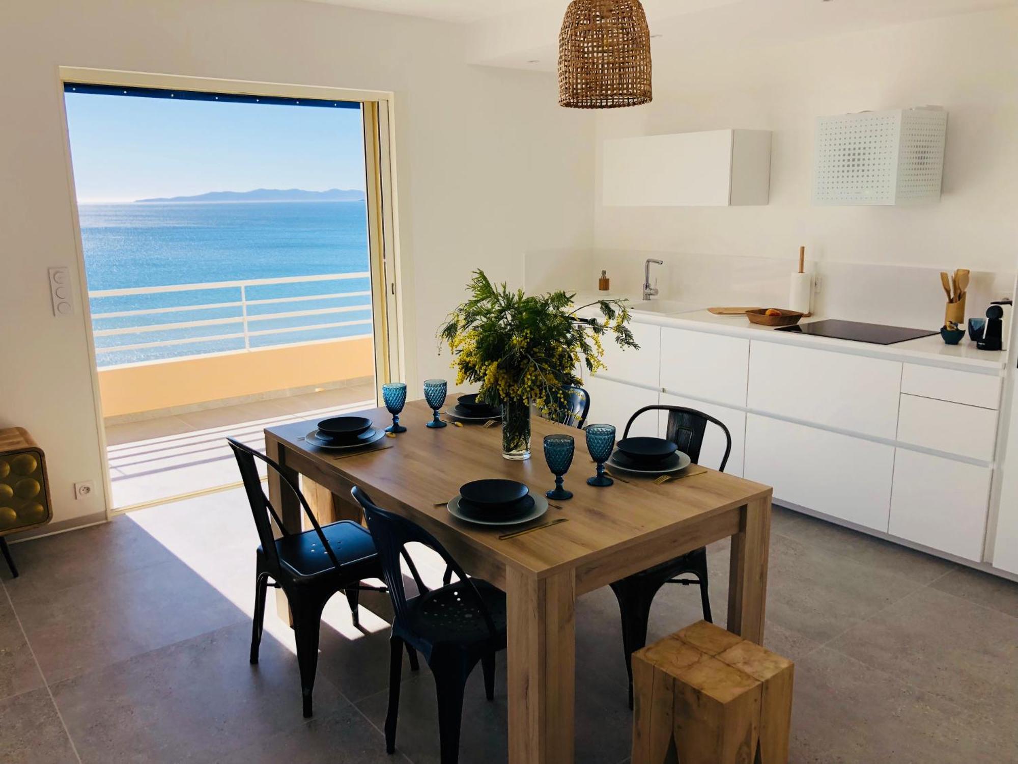 T3 Front De Mer Dernier Etage Vue Mer Petit Havre De Paix Pour Vos Vacances Emplacement Unique Vue Mer Panoramique A 180 Degres Pour Ce T3 En Face De La Plage Front De Mer Vue Sur Les Iles 5 Et Dernier Etage Avec Ascenseur لو لا فاندو المظهر الخارجي الصورة